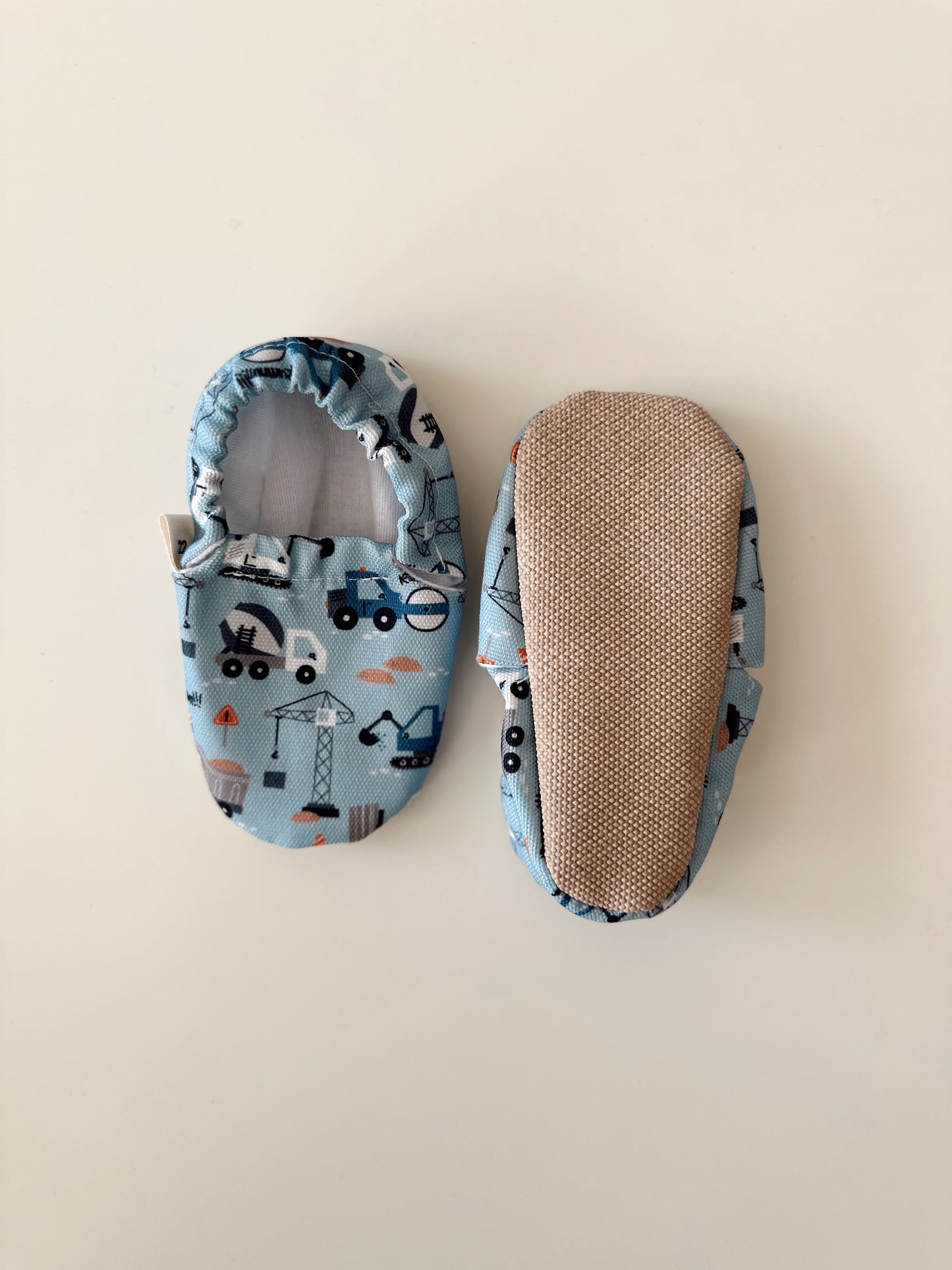 Krabbelschuhe Little Build