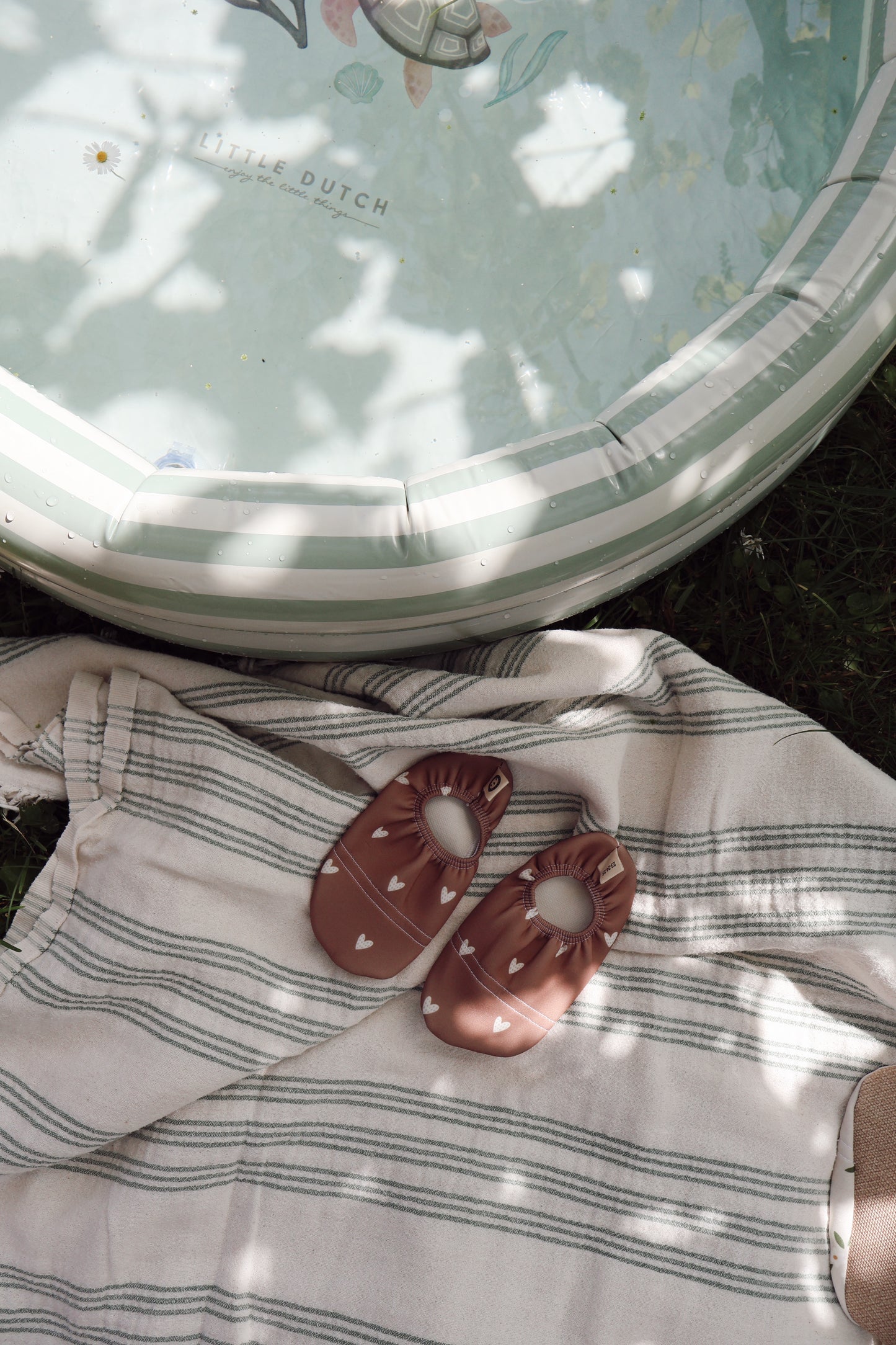 Swim shoes Herzchen